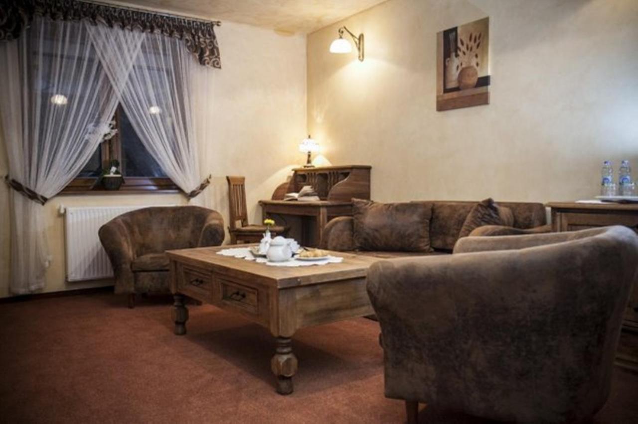 Hotel Dwor Karolowka Zakopane Oda fotoğraf